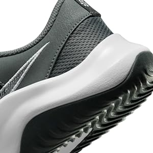 Nike LEGEND ESSENTIAL 3 NN Tênis masculino com cadarço, Cinza fumê