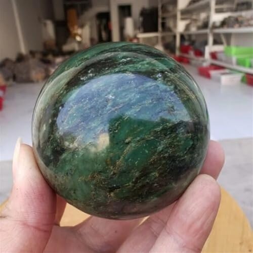 Boule de cristal de quartz émeraude 6cm pour décoration et divination