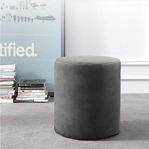 Canapé pied tabouret bleu pour optimiser les petits espaces
