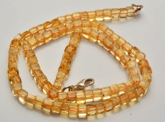 Citrine naturelle en perles cube collier ensoleillé pour style été