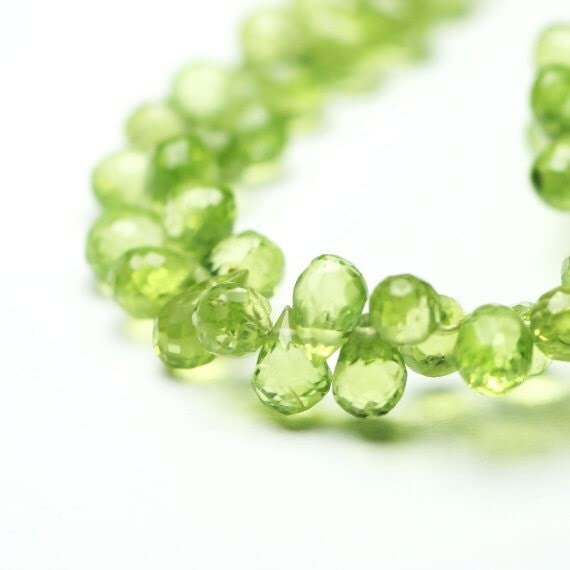 Peridot briolette perle pierre semi precieuse vert perroquet facettée pour bijouterie