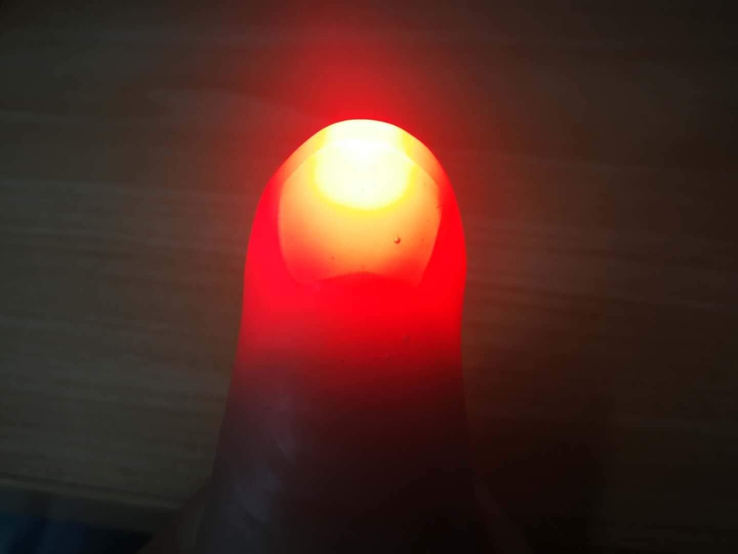 2 Pcs Magic Thumb Lights, Magic Trick Finger Light Up Flashing Finger Thumb Tips Magic Trick Finger Appear Light Household - Image 4