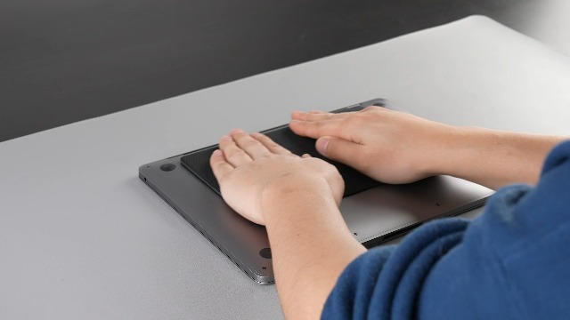 Spigen Slimfold Laptop Stand LD201-S4 - black | Op voorraad