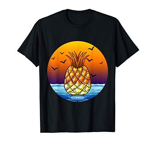 Pineapple Sea Funny Tropical Fruit Sunset Beach Lover Gift Maglietta