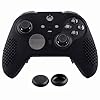eXtremeRate Beschermhoes Hoes Antislip Tas Silicone Case + 2 Thumbstick Caps voor Nieuwe Xbox One Elite Series 2 Controller (zwart)