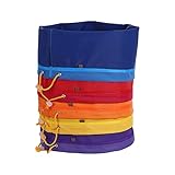 Fait de nylon enduit imperméable à l'eau durable, avec cordon flexible intégré pour lier le sac rempli.