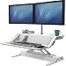 Produktbild Fellowes Sitz-Steh Desktop Aufsatz Lotus - REGT zu mehr Bewegung bei der Schreibtischarbeit an - mit 22 Höheneinstellungen und Kabelmanagement - ergonomisch - weiß - 1 Stück