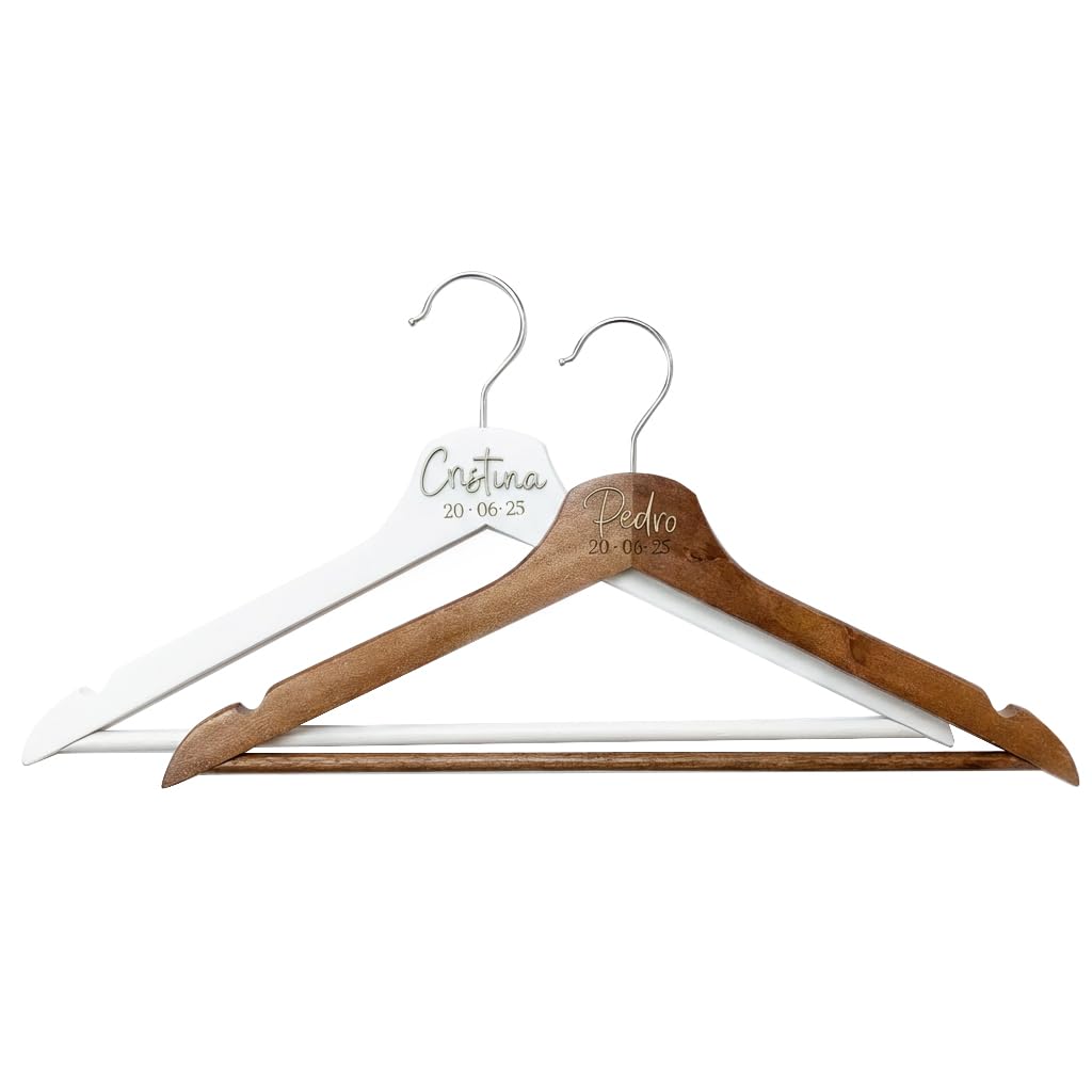 Perchas de Madera Personalizadas para Novios - Pack de 2 Perchas Grabadas con Nombre y Fecha - Regalo de Boda Original, Decoración Nupcial y Recuerdo para Fotos de Vestido y Traje
