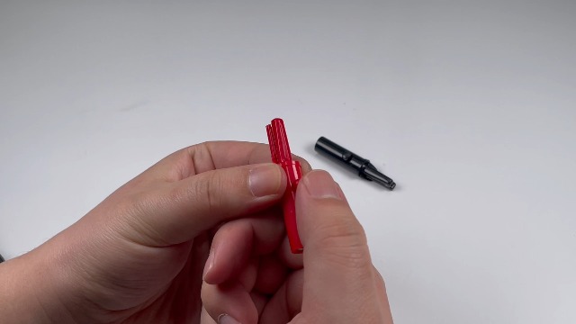 Image of Heyiarbeit 2pcs Push Button Interface Alligator Clip with 4mm /0.16 inch Diameter Insulated Multimeter Test Electrical Mini Test Crocodile Clamp Clips Black Red