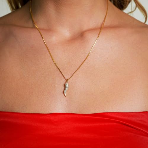 espere Gold Italian Horn with Crystal Studs Necklace3