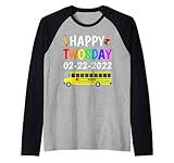 Photo Gallery uomo happy twosday 2022 - 2-22-22 tuesday february 22nd 2022 maglia con maniche raglan Photo Gallery uomo happy twosday 2022 - 2-22-22 tuesday february 22nd 2022 maglia con maniche raglan