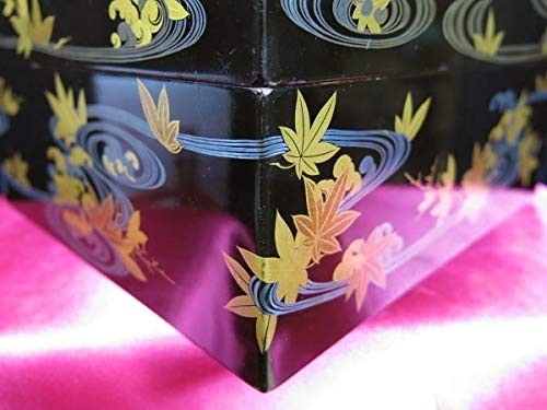 竜田川蒔絵　四段重　台付 Amazon.co.jp: 龍田川蒔絵四段重箱江戸時代漆工漆器うるし料理御馳走 食器