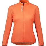 El tejido elástico y las mangas preformadas maximizan tu rango de movimiento