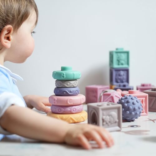 Formula Baby Coffret d'éveil sensoriel | dès 6 Mois | composé de 23 pièces | 5 balles sensorielles 12 Cubes Souples 1 Tour à empiler sur 6 Niveaux | sans BPA utilisable dans Le Bain – vue 7