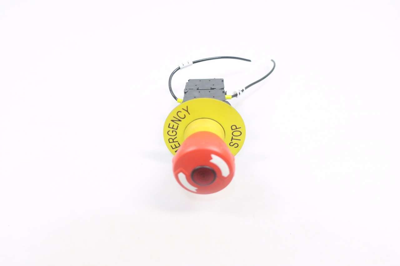 ALLEN BRADLEY 800F-X10 800F-X01 EMERGENCY STOP TWIST PUSHBUTTON