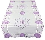 ✅ Mit weißer Grundware oder aber fliederfarben - dieser bestickte Tischläufer passt als Mitteldecke auf jede Festtafel in der Osterzeit. Bestens geeignet auch für den Couch- oder Beistelltisch oder für das Sideboard.