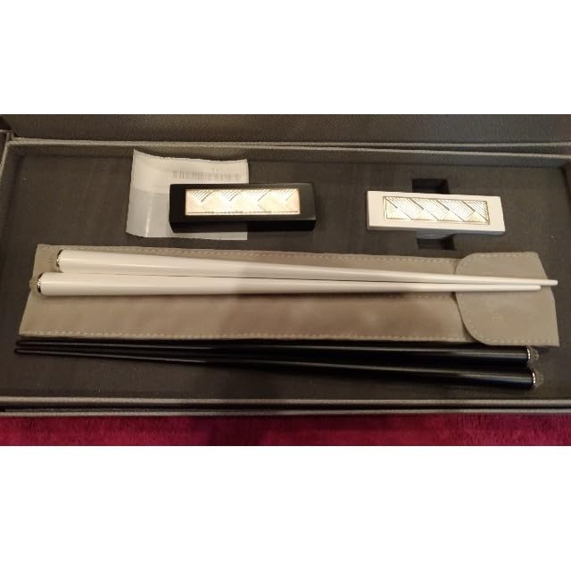 Amazon.co.jp: Laliqueラリック白黒箸置きメニューすしトレープレート  