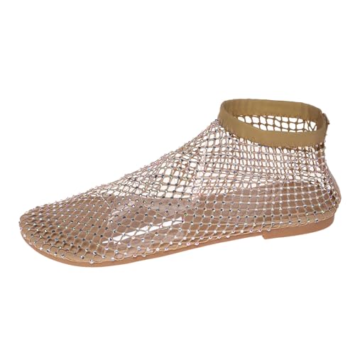 Chaussures strass contre les pieds échauffés grâce au design creux