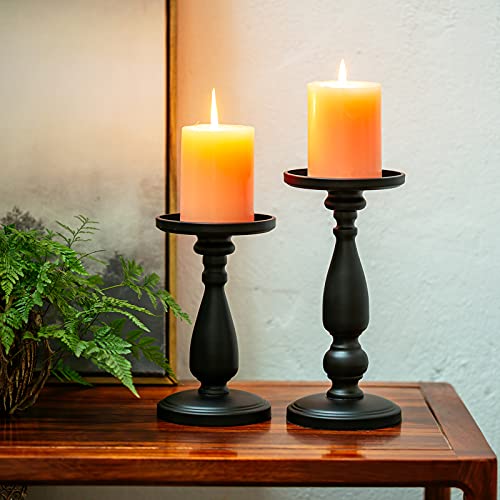 Miniatura 2 de Sziqiqi Vintage Grande Portavelas De Columna Juego De 2 Velas Para Candelabros De Metal Retro Negro Mate Candelabros Centro De Mesa Ornamentos Mesa De Centro Comedor Manto Chimenea Decoracion