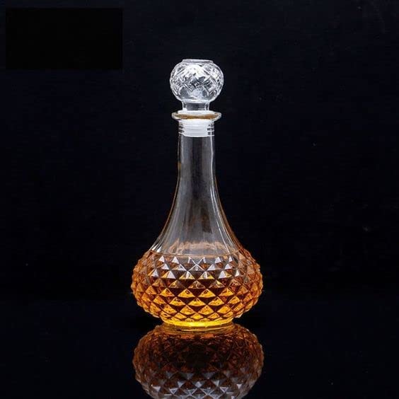 Image of Whiskey Decanter /Wine Carafe,1000ml Liquor Decanter for Alcohol, Wine, Scotch, Brandy or Bourbon, Lead-Free Crystal - 1pc, Clear.