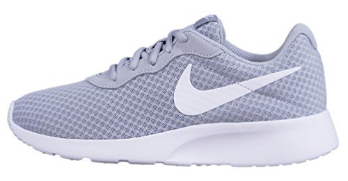 Nike Wmns Tanjun, Damen Laufschuhe, Grau (Wolf Grey/White 010), 40 EU