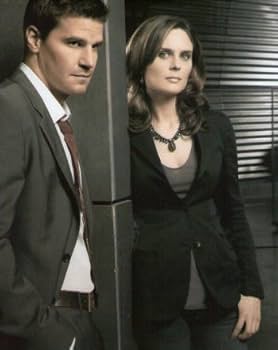 2枚セット　直筆サイン入り大判写真海外ドラマ　BONES骨は語るブレナンブース役 2枚セット 直筆サイン入り大判写真海外ドラマ BONES骨は語る