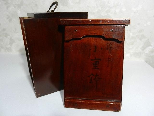 共箱入り「古伊万里錦手花蝶文様丸形四段小重鉢」と「切子ワイングラス」２点 Amazon.co.jp: 共箱入り 古伊万里錦手花蝶文様丸形四段小重鉢 と