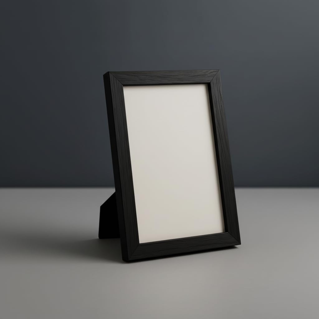 Fark Tanıtım Premium Masif Çam Çerçeve - 3mm MDF Arkalık - 500 Mikron Kırılmaz Şeffaf PVC Ön Koruma - Şık ve Dayanıklı Duvar Ahşap Çerçevesi (Siyah, Masaüstü 10cm x 15cm)