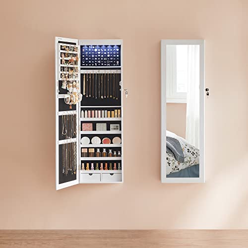 SONGMICS Schmuckschrank hängend, Wandspiegel, 6 LED-Glühbirnen, abschließbarer Spiegelschrank, Wandschrank, Wandmontage, an der Tür hängend, weihnachten, weiß mit Holzmaserung JBC93W