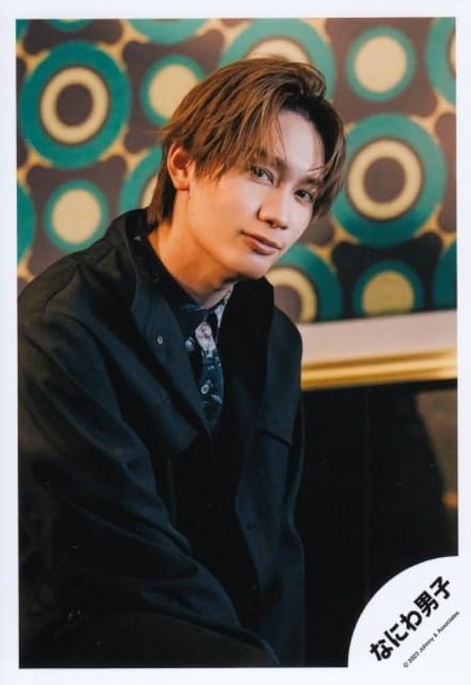 Amazon.co.jp: なにわ男子 公式 生 写真（藤原丈一郎）J02248 : おもちゃ