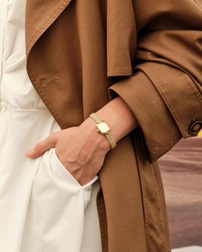 Image of FIYTA Women's Watch - Elegant Gold Small Square Luxury Watch with Sapphire Crystal; 316L Stainless Steel Jewelry Bracelet, Timeless Gift for Her, Mother's Day, Gift Box Included