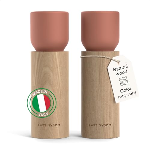 LARS NYSØM Set Macina Sale e Pepe in Legno Manuale - Macina Spezie con Macina in Ceramica Regolabile - Eleganti Macina Pepe e Sale in Legno di Faggio per Cucina o Tavola (Brick Red)