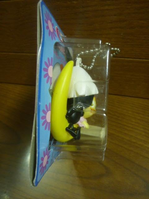 Amazon.co.jp: カリメロ キーチェーンフィギュア 月に腰掛けたカリメロ