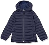 RELAXED FIT: Relaxed, comfortable fit through the body. WATER-RESISTANT: Nylon plain weave shell and polyester fabric lining. Fully lined, quilted and insulated. (100% polyester shell and lining fabric on Marble print colorway). COLD-WEATHER STYLING:...