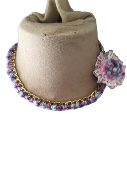 Collier ras du cou crocheté à perles multicolores et broche amovible
