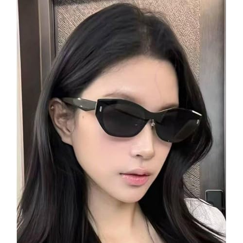Image of Dervin UV Protected Cat Eye Retro Sunglasses for Women