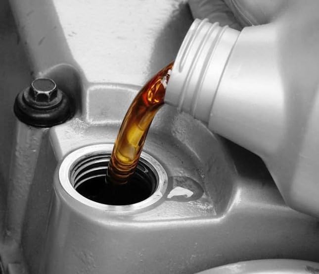 TOTAL CLASSIC 7 NUOVA FORMULA OLIO MOTORE A BASE SINTETICA 10W40 PER MOTORI DIESEL E BENZINA SENZA DPF. ADATTO ANCHE PER MOTORI GPL/METANO. CONFEZIONE 5 LITRI