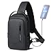 Produktbild hk Umhängetasche Herren, Wasserdicht Schultertasche 11,3 Zoll iPad Brusttasche Crossbody Bag mit USB-Ladeanschluss, Rucksack Klein Sling Bag Herren für Arbeit Reisen Radfahren Wandern-Schwarz