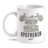 Fashionalarm Tasse So Sieht EIN richtig Cooler Apotheker aus beidseitig Bedruckt mit lustigem Spruch als Geschenk-Idee für Apotheke Helfer, Weiß 330 ml