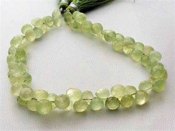 Perles prehnite facettées en oignon 5x6 mm à 6x7 mm sur rang de 8 pouces
