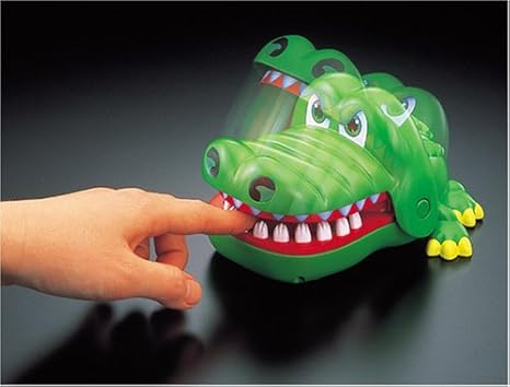 ちっちゃくたってイタイワニー グリーン アクションゲーム おもちゃ Amazon