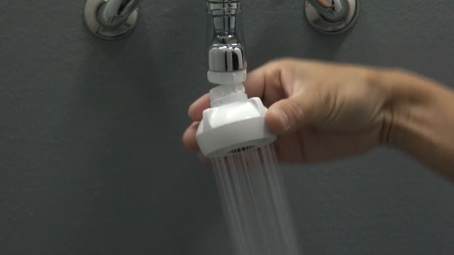 Amazon.co.jp: カクダイ(KAKUDAI) 首振りキッチンシャワ 節水40% 213
