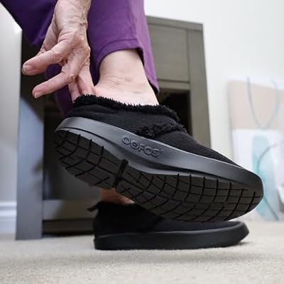 OOFOS Womens Oocoozie Low Shoe