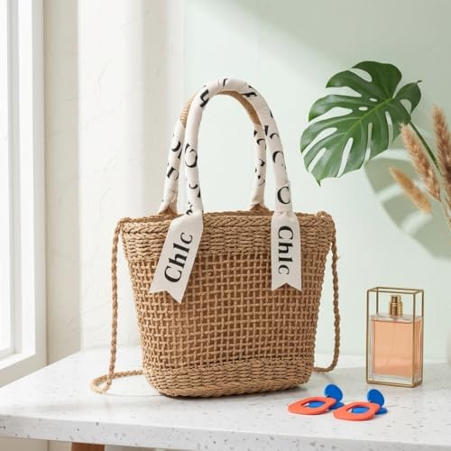 Monedero de rafia mini en tono caqui ideal para tus días de playa y vacaciones de verano 5
