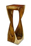 Polyvalente et élégante : idéale comme table d'appoint en bois à côté du canapé, comme table de chevet ou comme piédestal pour plantes ou objets décoratifs. La couleur naturelle intemporelle s'adapte parfaitement aux styles d'intérieur modernes et rustiques.