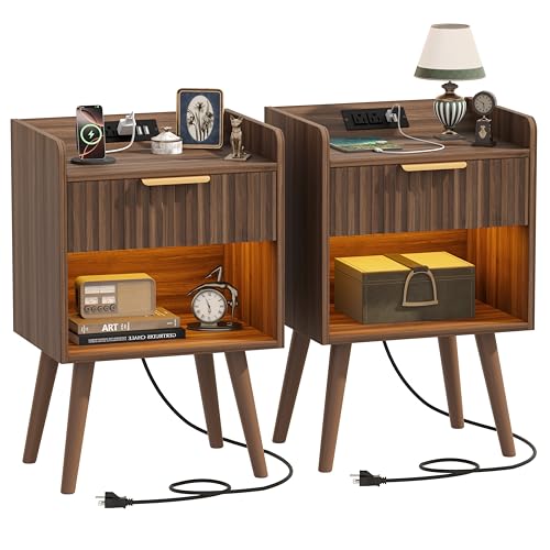 Whiurmezz Nightstands Set of 2, Fluted Night Stand with Charging Station, Small Bedside Table with Drawer&Open Storage, Solid Wood Legs, End Table for Bedroom, Walnut