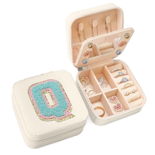 SANDJEST Personalized Jewelry Box, White Travel Jewelry Box with Initial Q, Small Monogrammed Jewelry Case Organizer for Girls Women Teen Kids, Mini Travel Essentials Gifts for Birthday Christmas