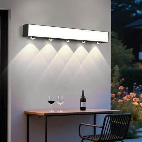 Applique murale extérieure LED idéale pour illuminer une terrasse ou un jardin