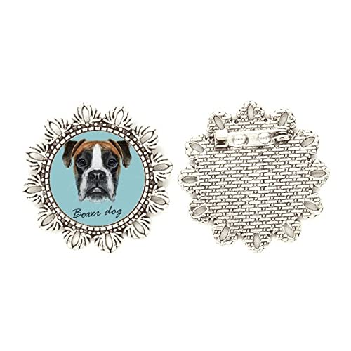 Broche de perro Boxer en plata con detalle de flor un pin elegante y mediano para chaqueta