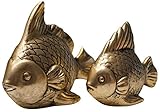 Goldene Farben: Die zwei Deko-Fische erstrahlen in schönen, goldenen Farben. Dabei steht die Farbe Gold im Vordergrund. Die Flossen sind ebenfalls in Gold gehalten.